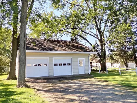 Exterior - 260 Norton Rd, Columbus, OH 43228 photo 7 of 11