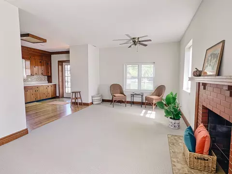 Living - 260 Norton Rd, Columbus, OH 43228 photo 1 of 2