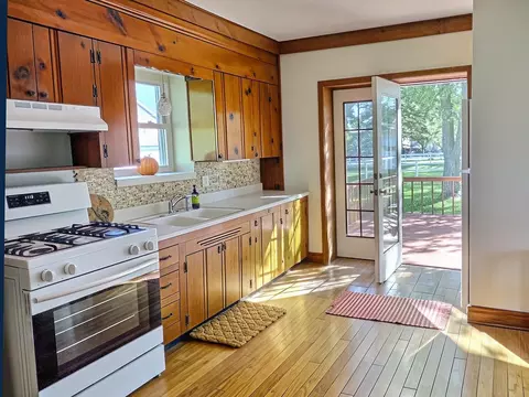 Kitchen - 260 Norton Rd, Columbus, OH 43228 photo 5 of 5
