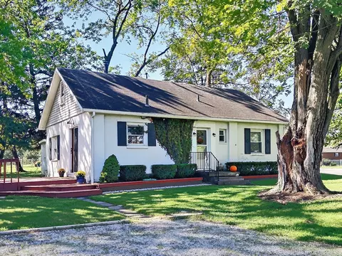 Exterior - 260 Norton Rd, Columbus, OH 43228 photo 8 of 11