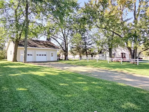 Exterior - 260 Norton Rd, Columbus, OH 43228 photo 1 of 11