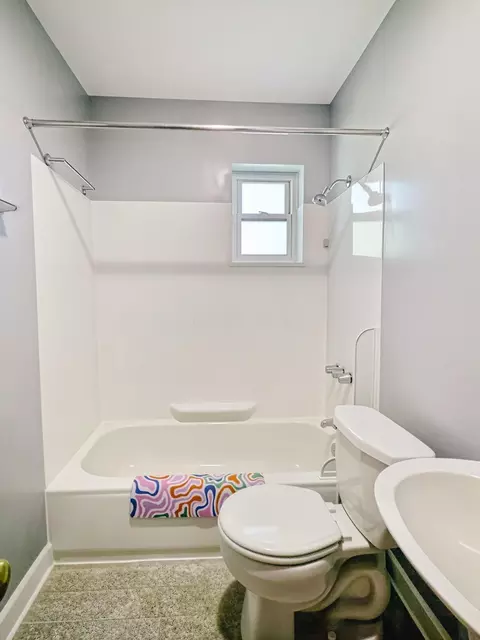 Bath - 260 Norton Rd, Columbus, OH 43228 photo 1 of 1