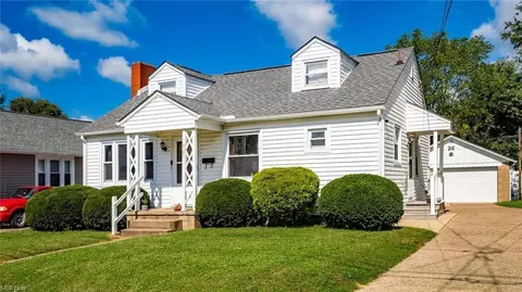 921 Lindbergh Ave, Zanesville, OH 43701