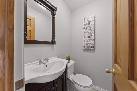 Bath - 316 E Markison Ave, Columbus, OH 43207 photo 1 of 3