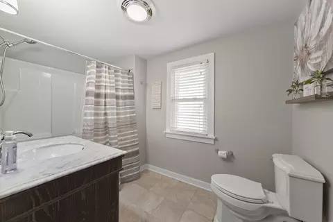 Bath - 316 E Markison Ave, Columbus, OH 43207 photo 3 of 3