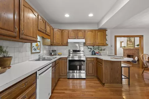 Kitchen - 316 E Markison Ave, Columbus, OH 43207 photo 3 of 4