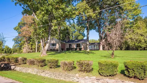 850 Wildwood Cir, Zanesville, OH 43701