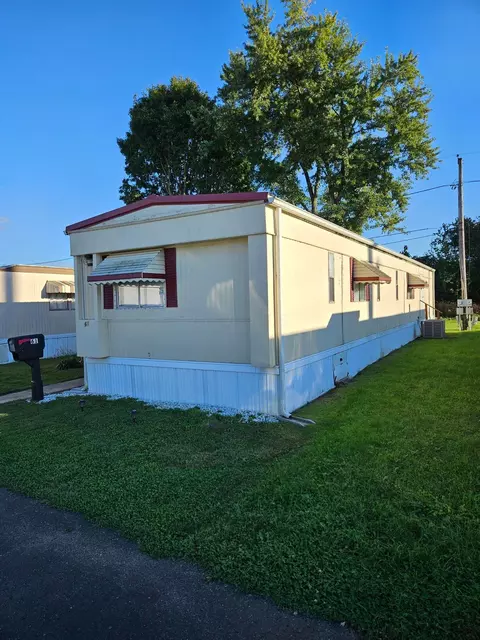 1570 E Main St #61, Lancaster, OH 43130