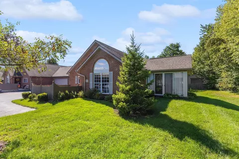 6802 Newrock Dr #17, New Albany, OH 43054
