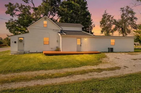 42 Jefferson St, Mount Sterling, OH 43143