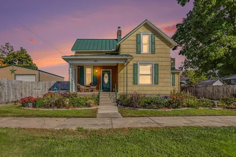 304 Lincoln Ave, Pleasantville, OH 43148