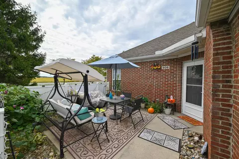 Exterior - 606 Hampton Woods Dr, Marion, OH 43302 photo 6 of 8