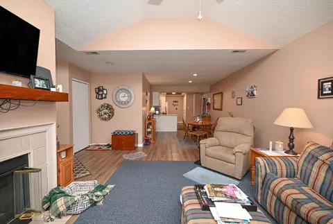 Living - 606 Hampton Woods Dr, Marion, OH 43302 photo 3 of 3