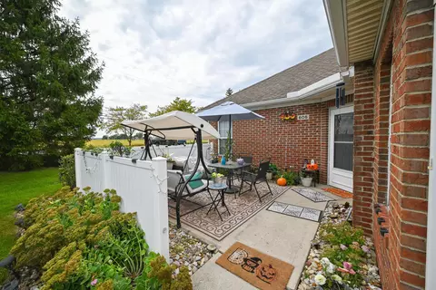 Exterior - 606 Hampton Woods Dr, Marion, OH 43302 photo 5 of 8