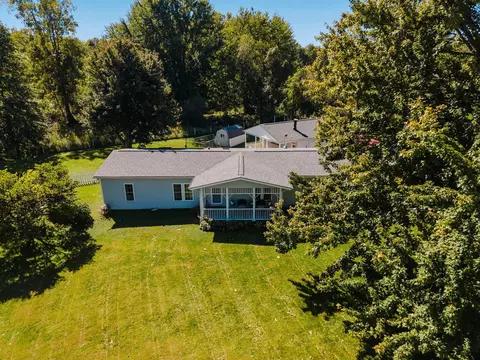 6967 Hollow Rd SW, Pataskala, OH 43062