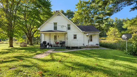 5681 Howard Price Ln, Glouster, OH 45732