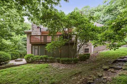 256 Pinehurst Dr, Granville, OH 43023