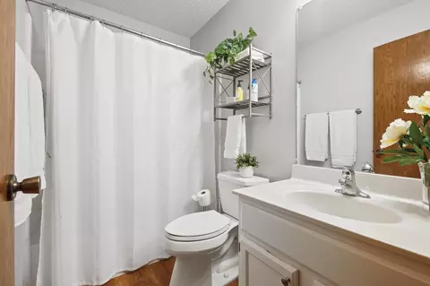 Bath - 7992 Jaymes St, Dublin, OH 43017 photo 3 of 4
