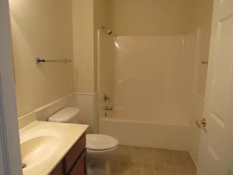 Bath - 5 Claire Ct #5, Circleville, OH 43113 photo 2 of 3