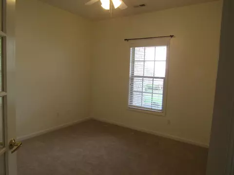 Bedroom - 5 Claire Ct #5, Circleville, OH 43113 photo 2 of 4