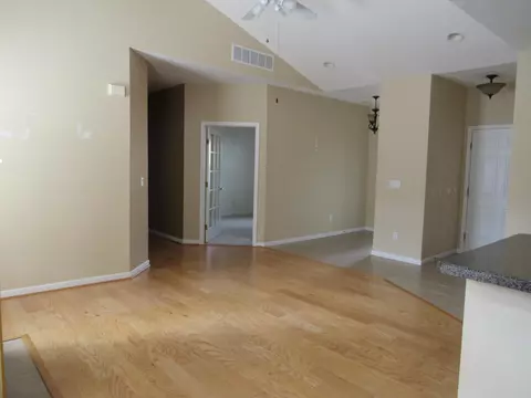 Living - 5 Claire Ct #5, Circleville, OH 43113 photo 2 of 2