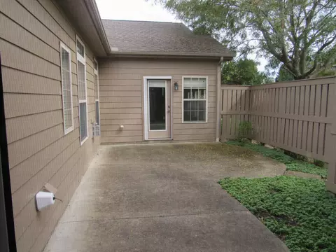Exterior - 5 Claire Ct #5, Circleville, OH 43113 photo 4 of 4