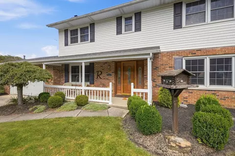 Exterior - 742 Hartford Dr, Springfield, OH 45503 photo 4 of 13