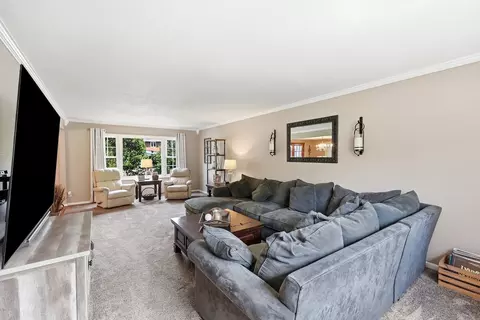 Living - 742 Hartford Dr, Springfield, OH 45503 photo 1 of 2
