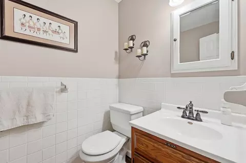 Bath - 742 Hartford Dr, Springfield, OH 45503 photo 1 of 5