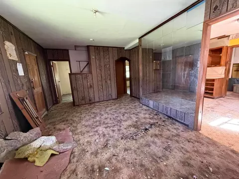 Living - 2386 Rhoads Ave, Columbus, OH 43207 photo 1 of 1