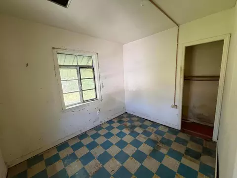 Bedroom - 2386 Rhoads Ave, Columbus, OH 43207 photo 1 of 4