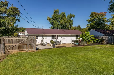 Exterior - 305 Meadow Dr, Circleville, OH 43113 photo 3 of 9