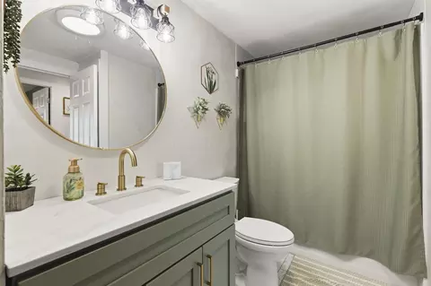 Bath - 305 Meadow Dr, Circleville, OH 43113 photo 2 of 2