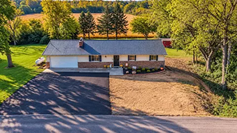 4441 S Pitchin Rd S, Springfield, OH 45502