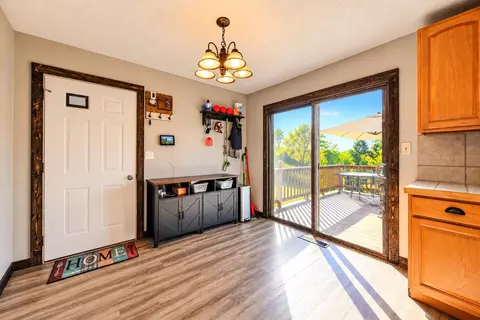 Entry Way - 4441 S Pitchin Rd S, Springfield, OH 45502 photo 2 of 7