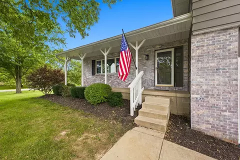 Exterior - 5449 Timberlake Cir, Orient, OH 43146 photo 4 of 9
