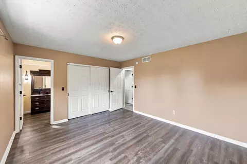 Bedroom - 5449 Timberlake Cir, Orient, OH 43146 photo 2 of 5