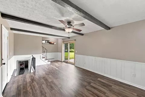 Living - 5449 Timberlake Cir, Orient, OH 43146 photo 6 of 6