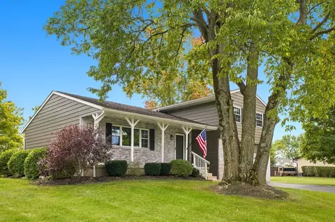 Exterior - 5449 Timberlake Cir, Orient, OH 43146 photo 3 of 9
