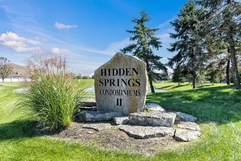 705 Hidden Springs Dr, Lewis Center, OH 43035