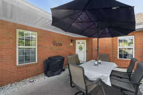92 Green Ln, Pickerington, OH 43147