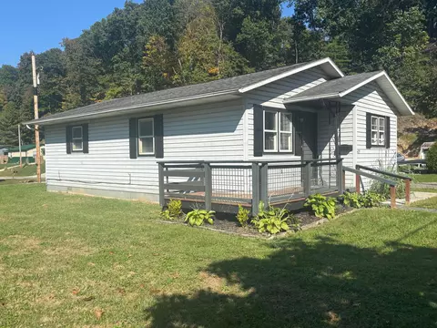 475 West St, Logan, OH 43138