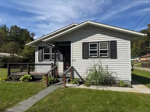475 West St, Logan, OH 43138