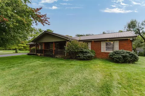 8835 Thomas Ln, West Jefferson, OH 43162