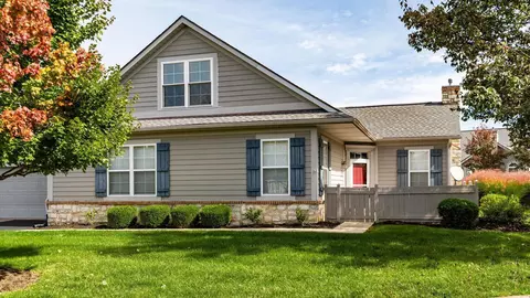 4142 Aumbrey Ct #32, New Albany, OH 43054
