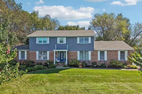 2337 Reno Dr NE, Louisville, OH 44641