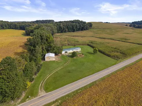 19371 Chapel Rd, Danville, OH 43014