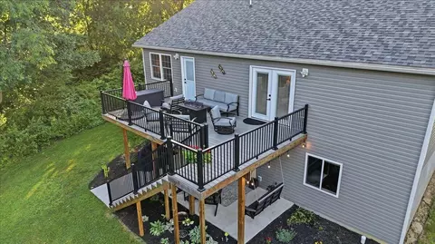 682 Grand Valley Dr, Howard, OH 43028