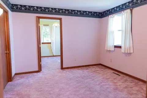 Bedroom - 21455 Mccoy Rd, Circleville, OH 43113 photo 7 of 8
