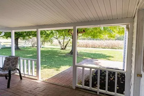 Exterior - 21455 Mccoy Rd, Circleville, OH 43113 photo 5 of 18